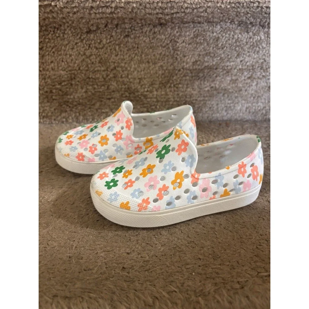 Girls Old Navy Multicolored Water Shoes Kids Size 6 Floral White